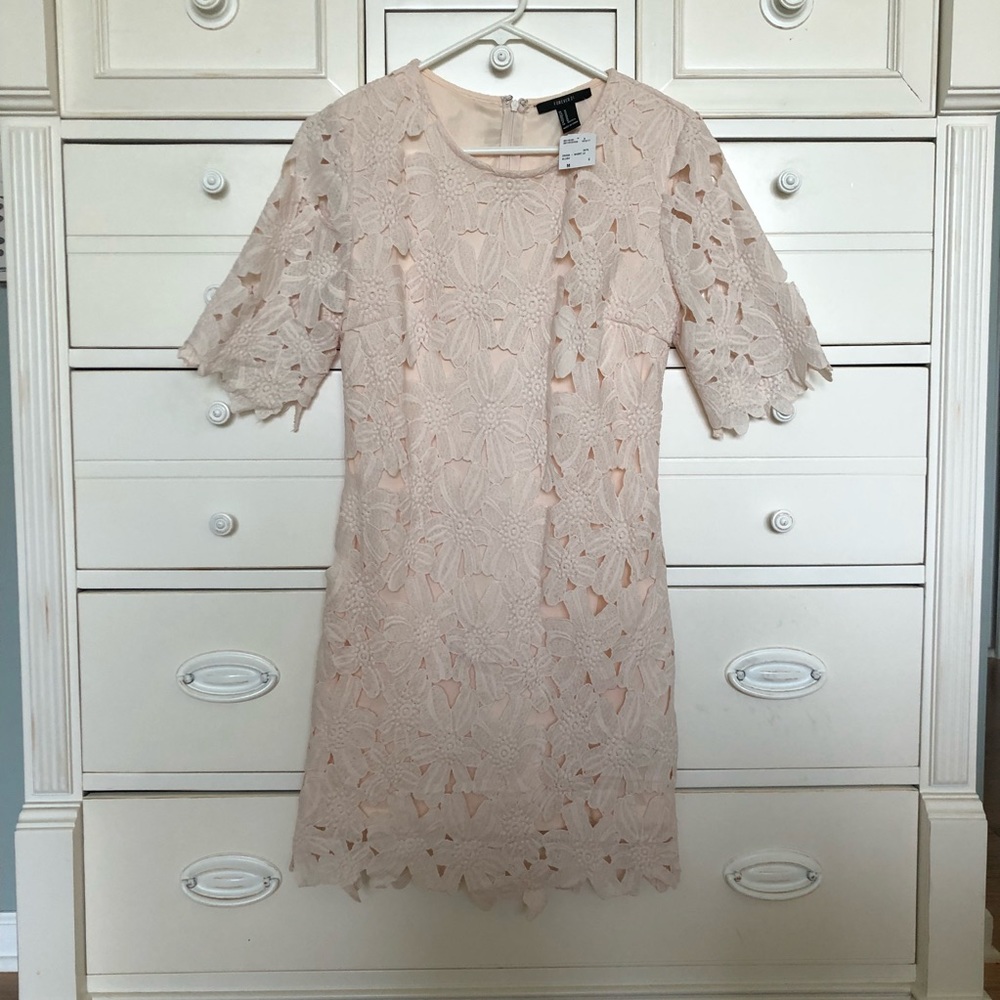 Forever 21 blush lace dress size medium